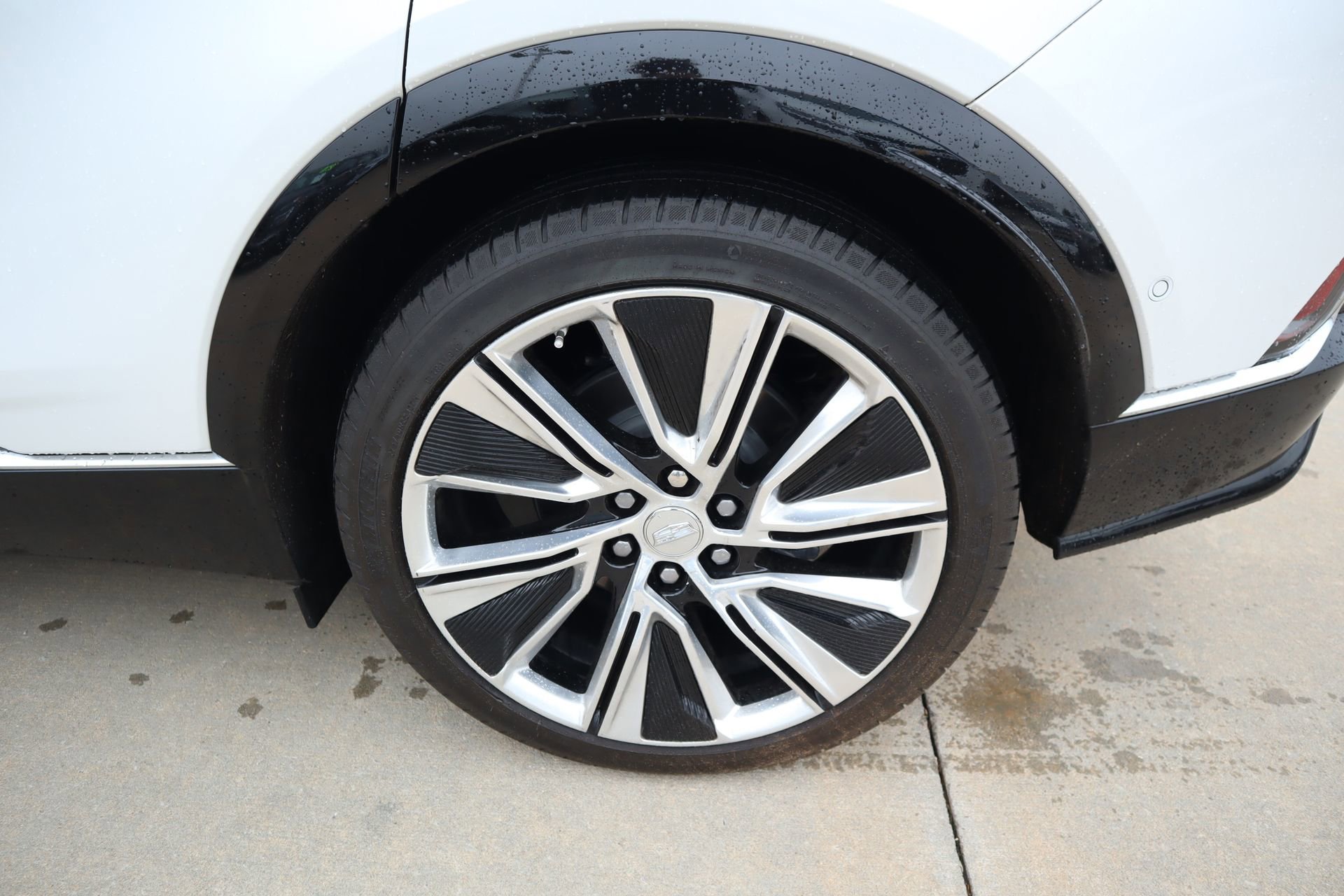 Used 2024 Cadillac Lyriq Luxury RWD image 22