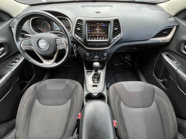 Used 2016 Jeep Cherokee Latitude FWD image 20