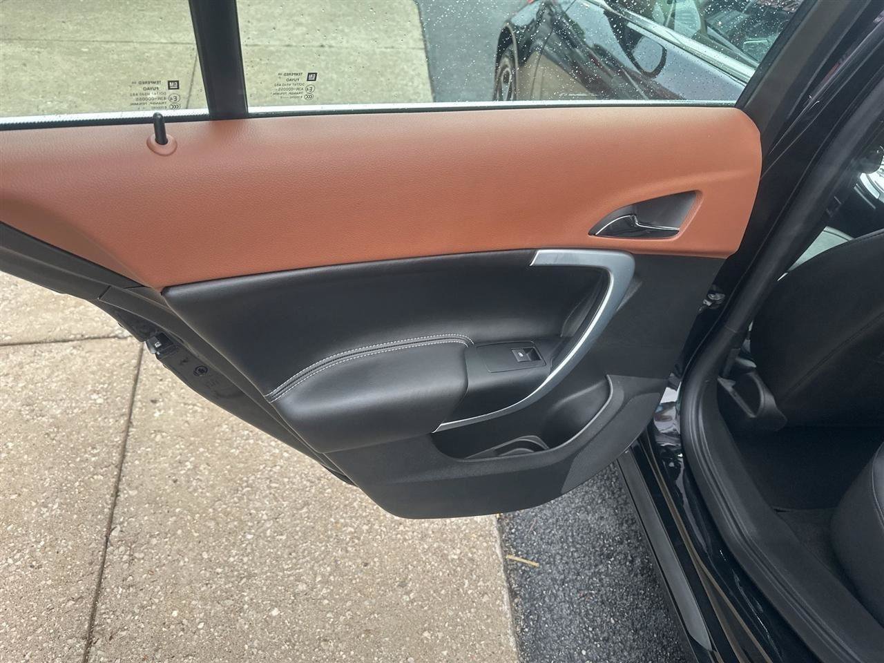 Used 2017 Buick Regal Sport Touring FWD image 15