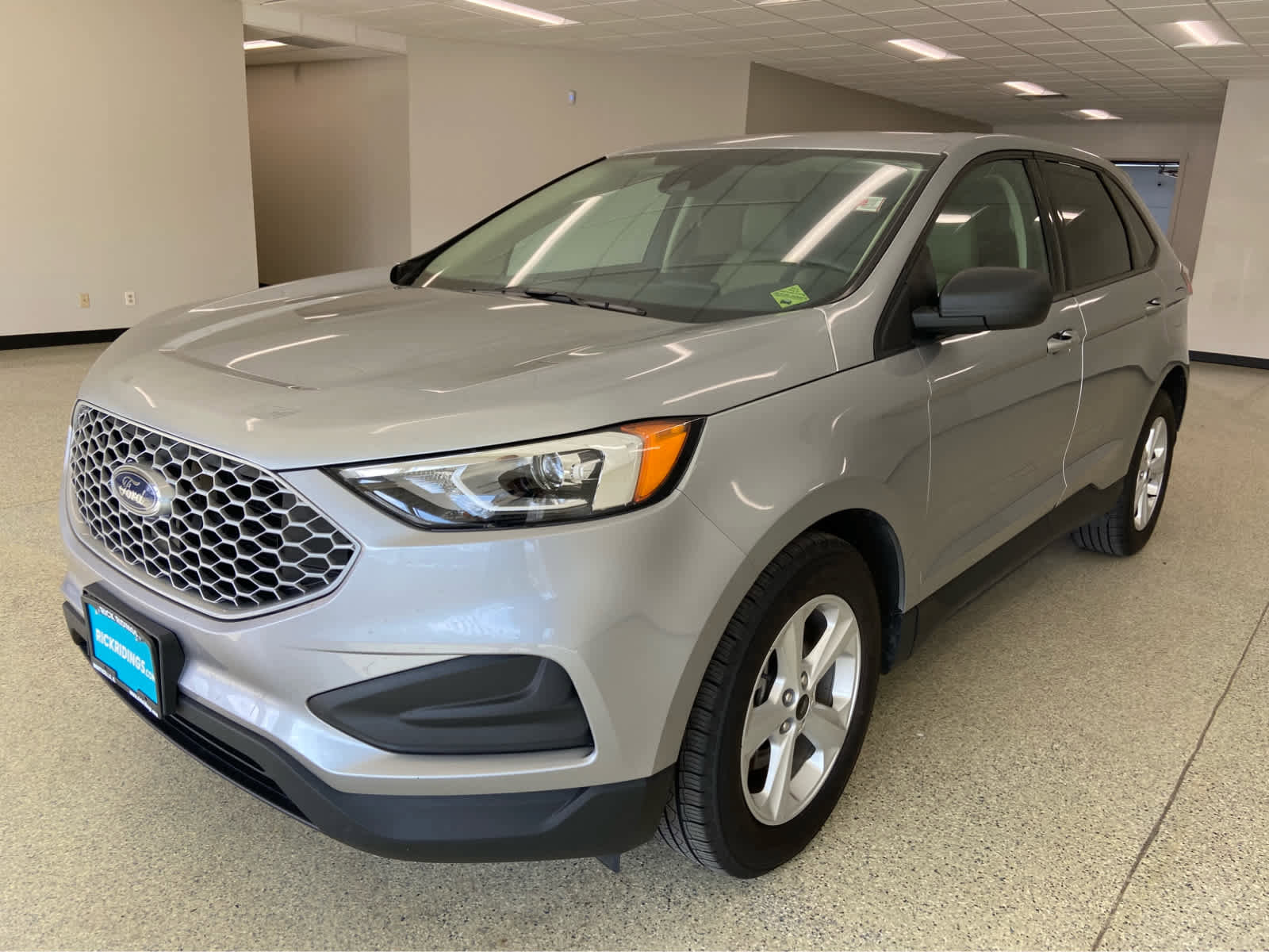 Used 2024 Ford Edge SE image 1