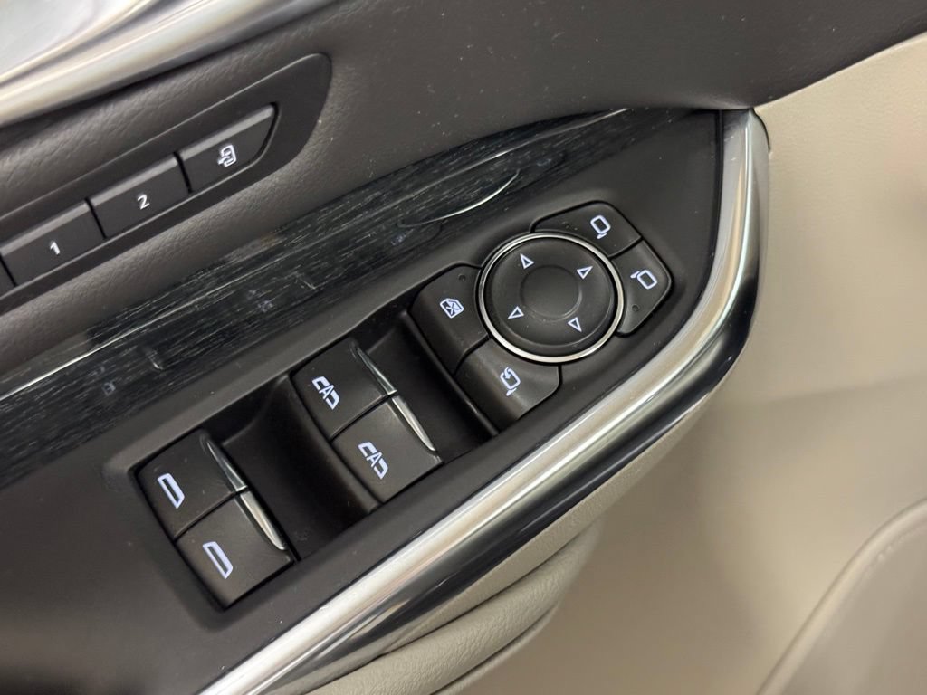 Used 2023 Cadillac XT4 Premium Luxury AWD/4WD image 13