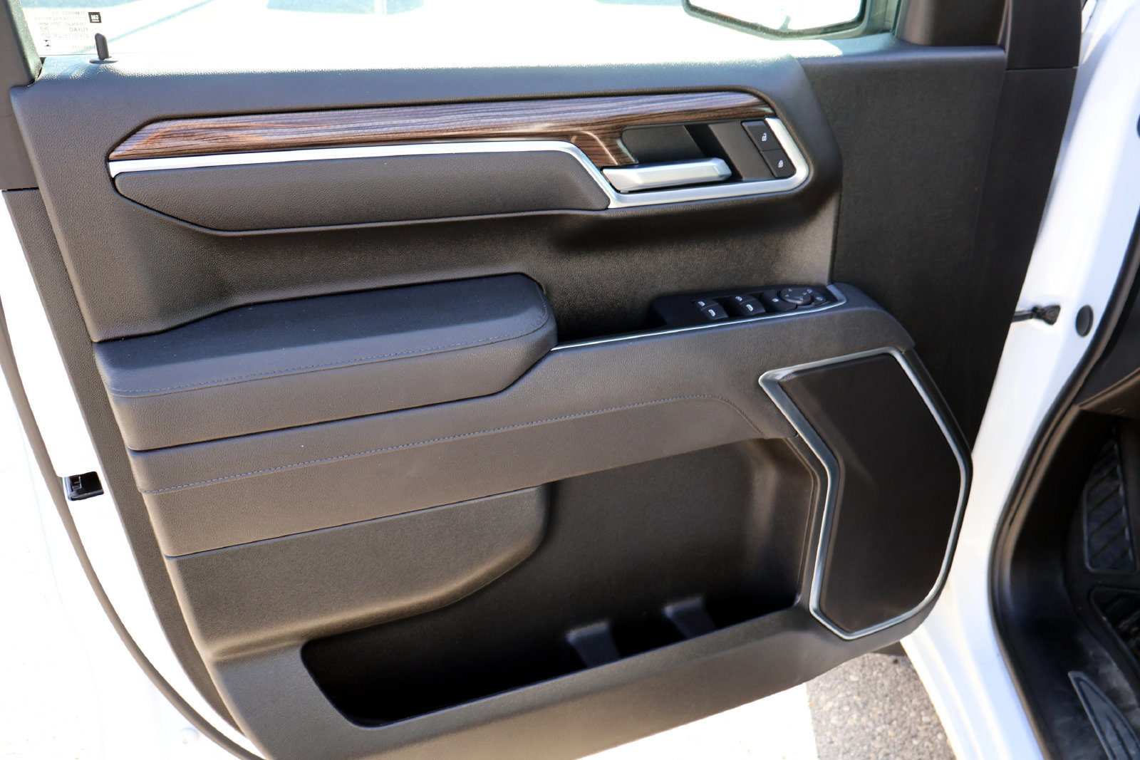 Used 2026 Chevrolet Silverado 1500 LT RWD image 16