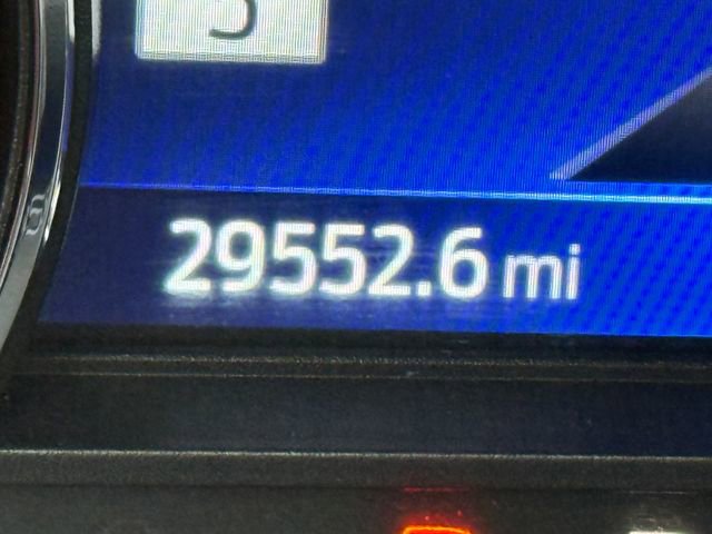 Used 2022 Ford Explorer XLT w/ Equipment Group 202A image 18