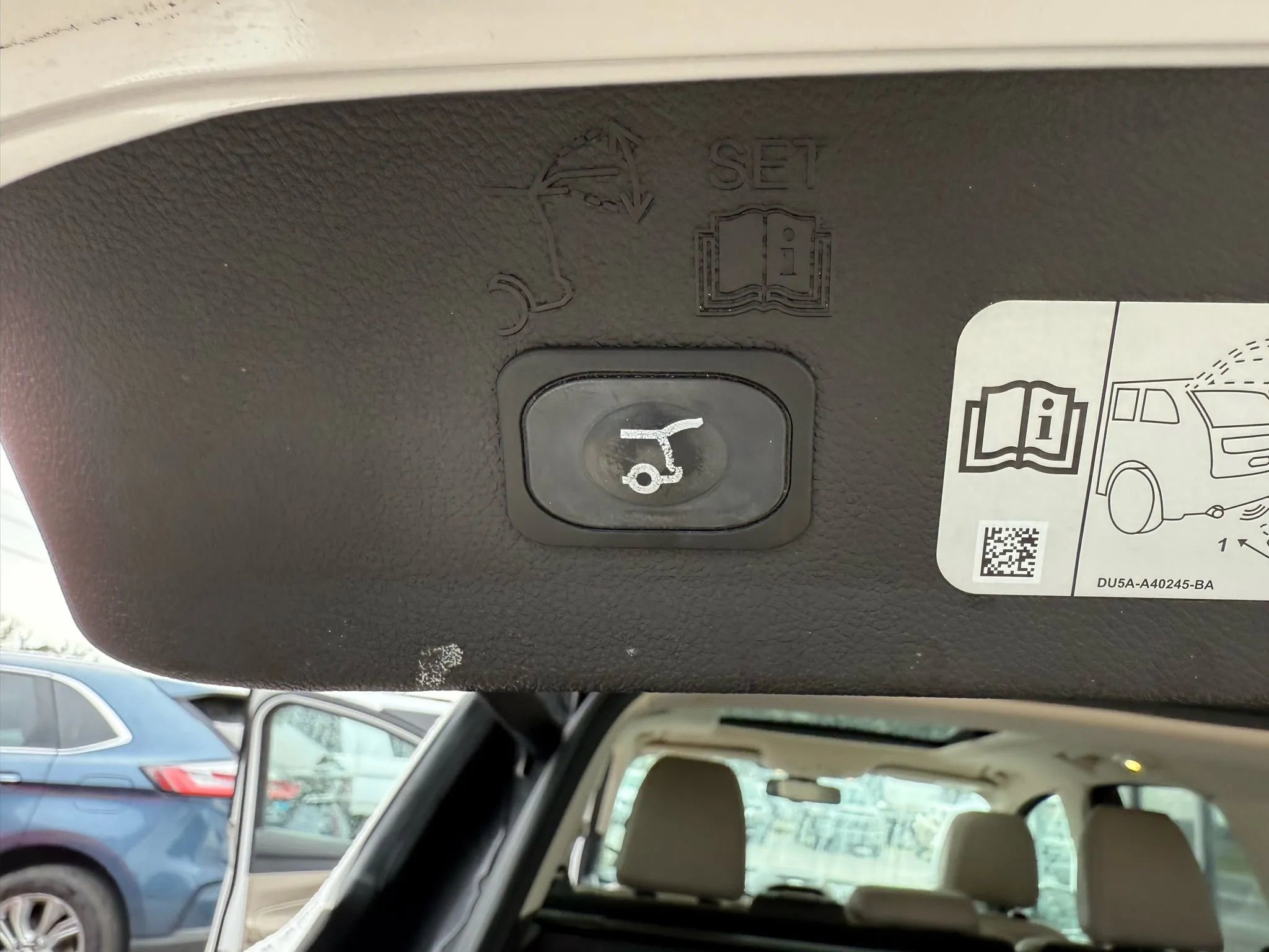 Used 2017 Ford Escape Titanium image 14