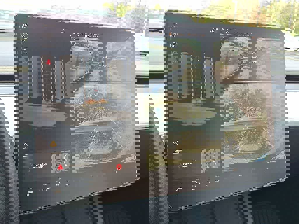 Used 2023 Tesla Model Y Long Range image 15