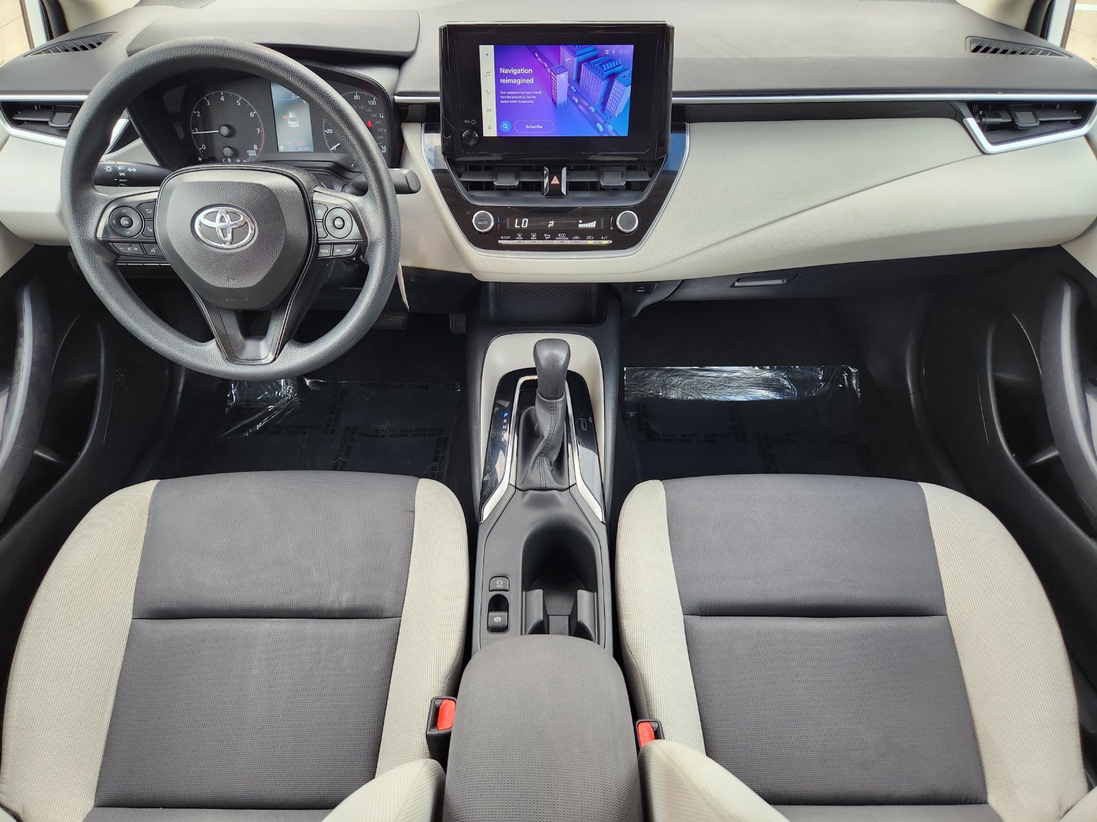 Used 2024 Toyota Corolla LE FWD image 32