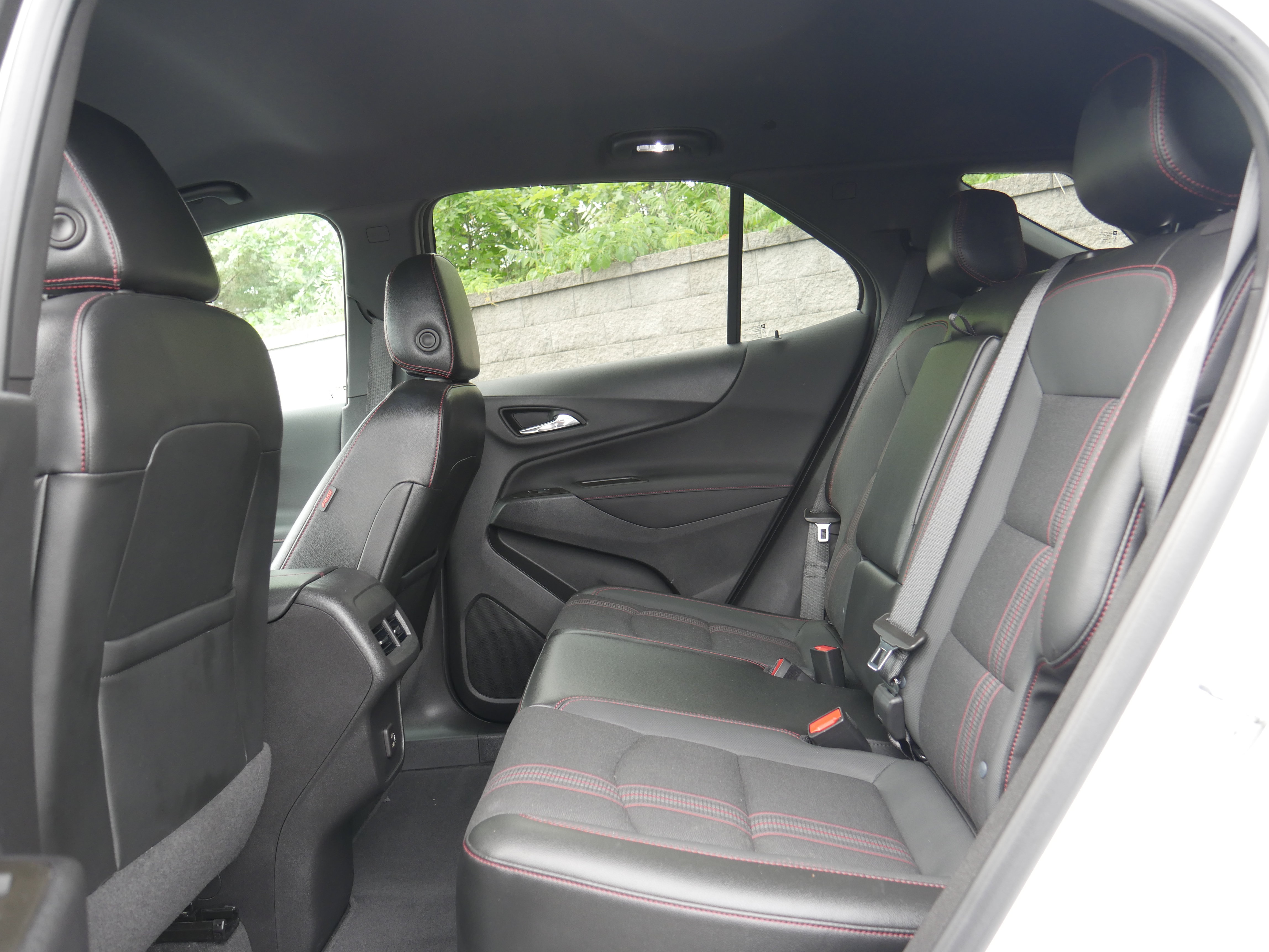 Used 2023 Chevrolet Equinox RS AWD/4WD image 14