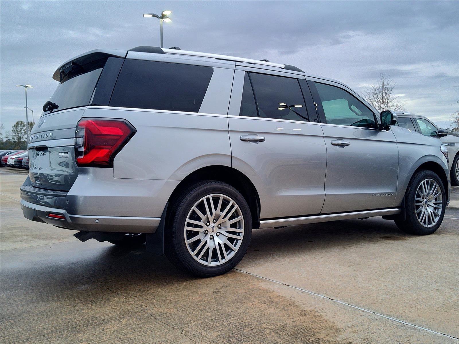 Used 2024 Ford Expedition Platinum image 10