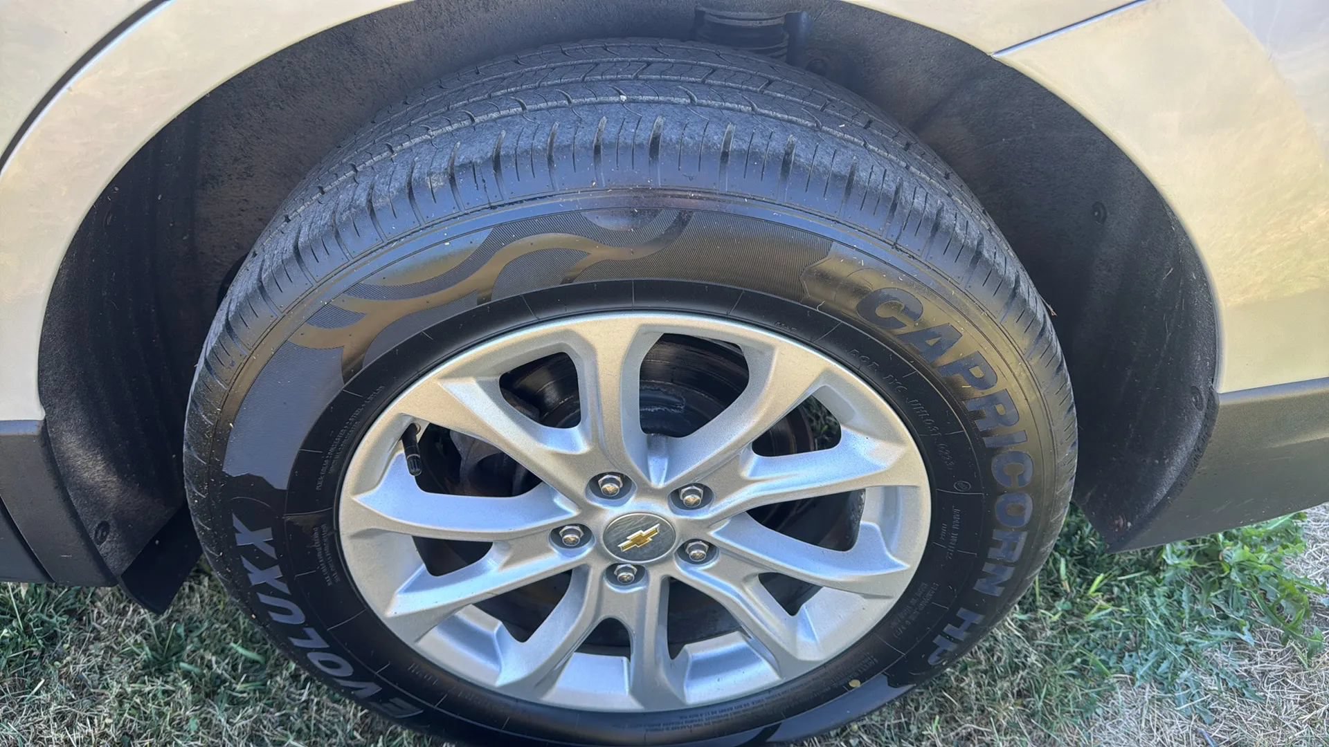 Used 2019 Chevrolet Equinox LS AWD/4WD image 9
