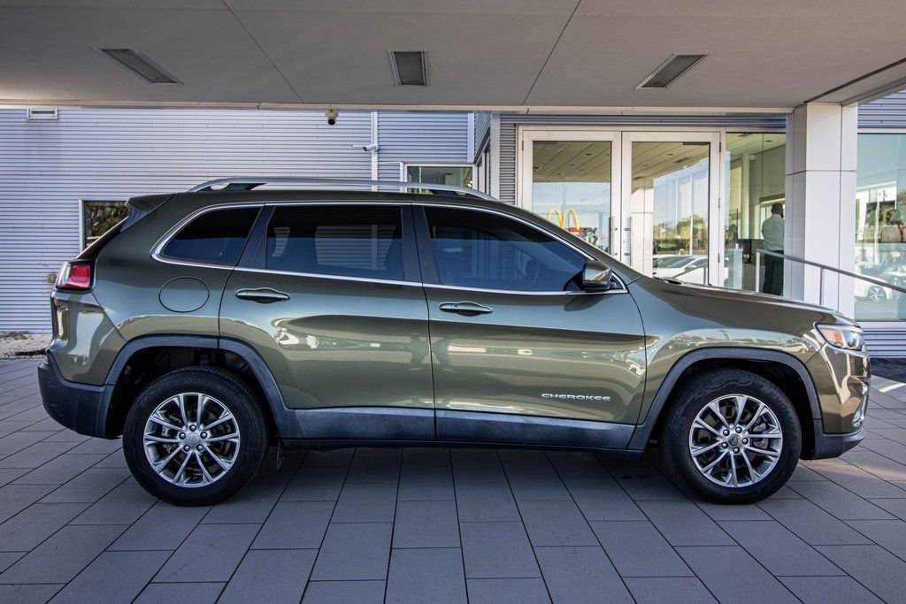 Used 2019 Jeep Cherokee Latitude Plus image 19