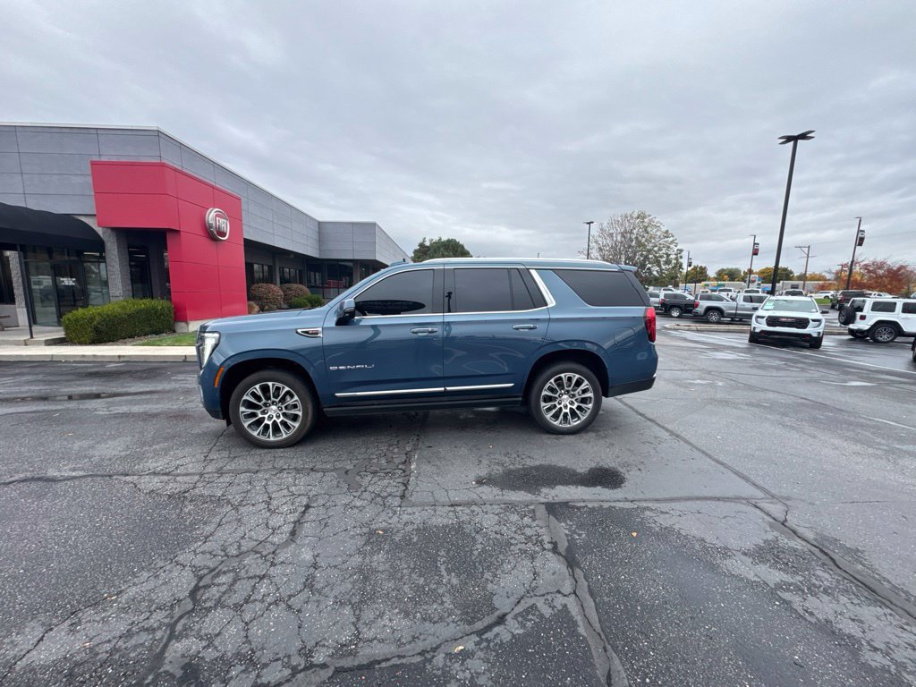 Used 2025 GMC Yukon Denali w/ Denali Reserve Package AWD/4WD image 6