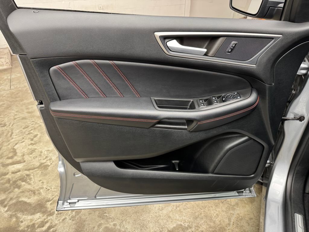 Certified 2023 Ford Edge ST-Line AWD/4WD image 10