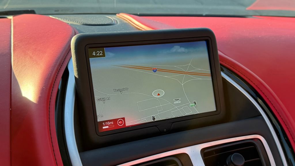 Used 2019 Aston Martin DB11 Volante image 23