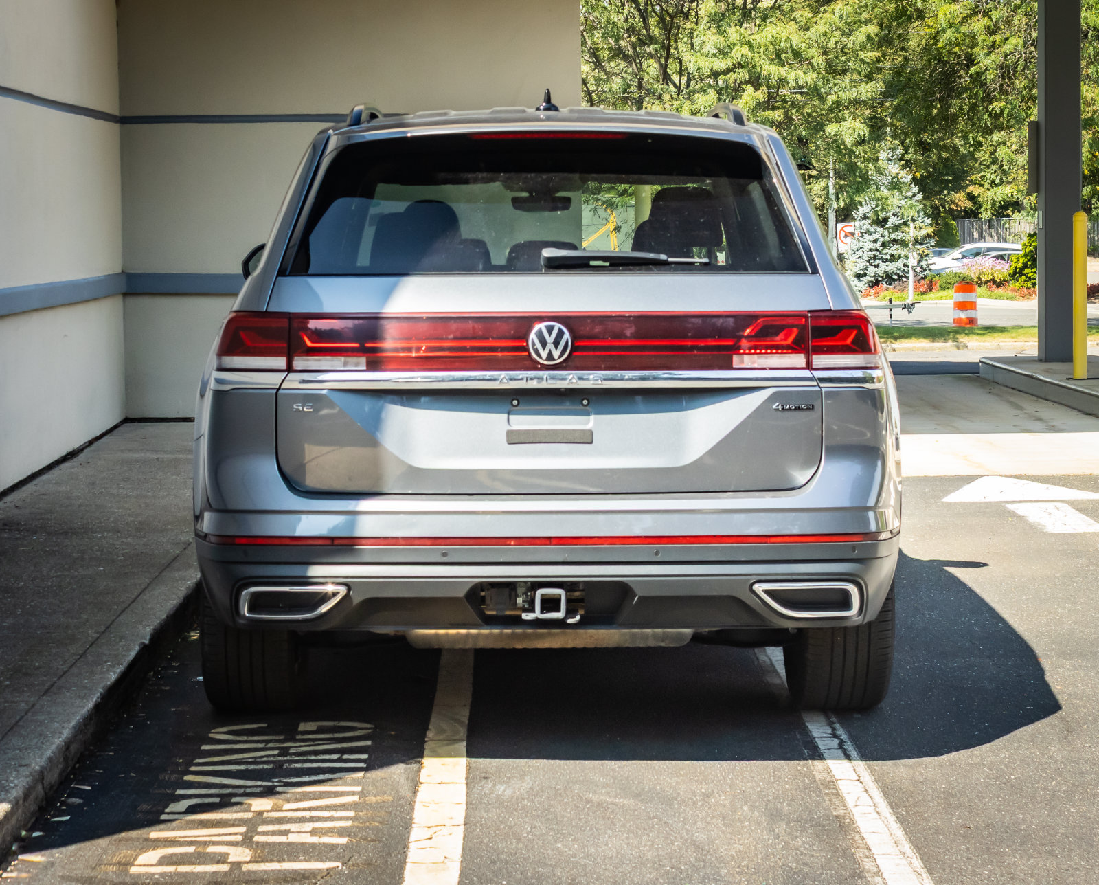 Used 2025 Volkswagen Atlas SE AWD/4WD image 6