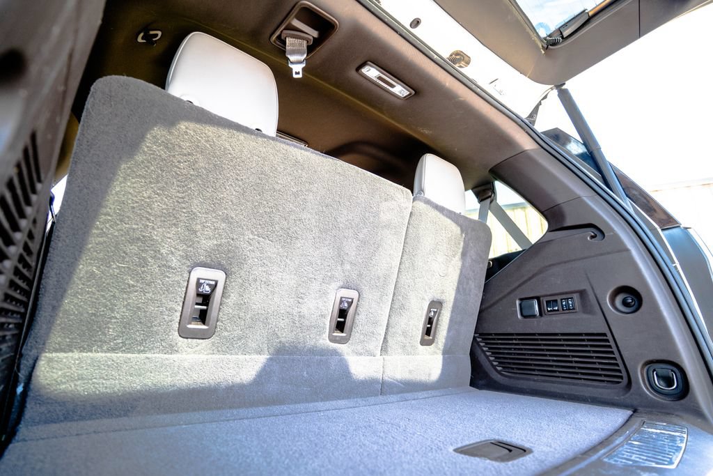 Used 2021 Chevrolet Tahoe Z71 w/ Z71 Off-Road Package AWD/4WD image 42