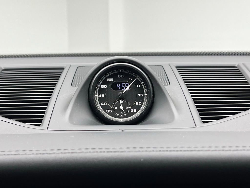 Used 2023 Porsche Macan S image 12