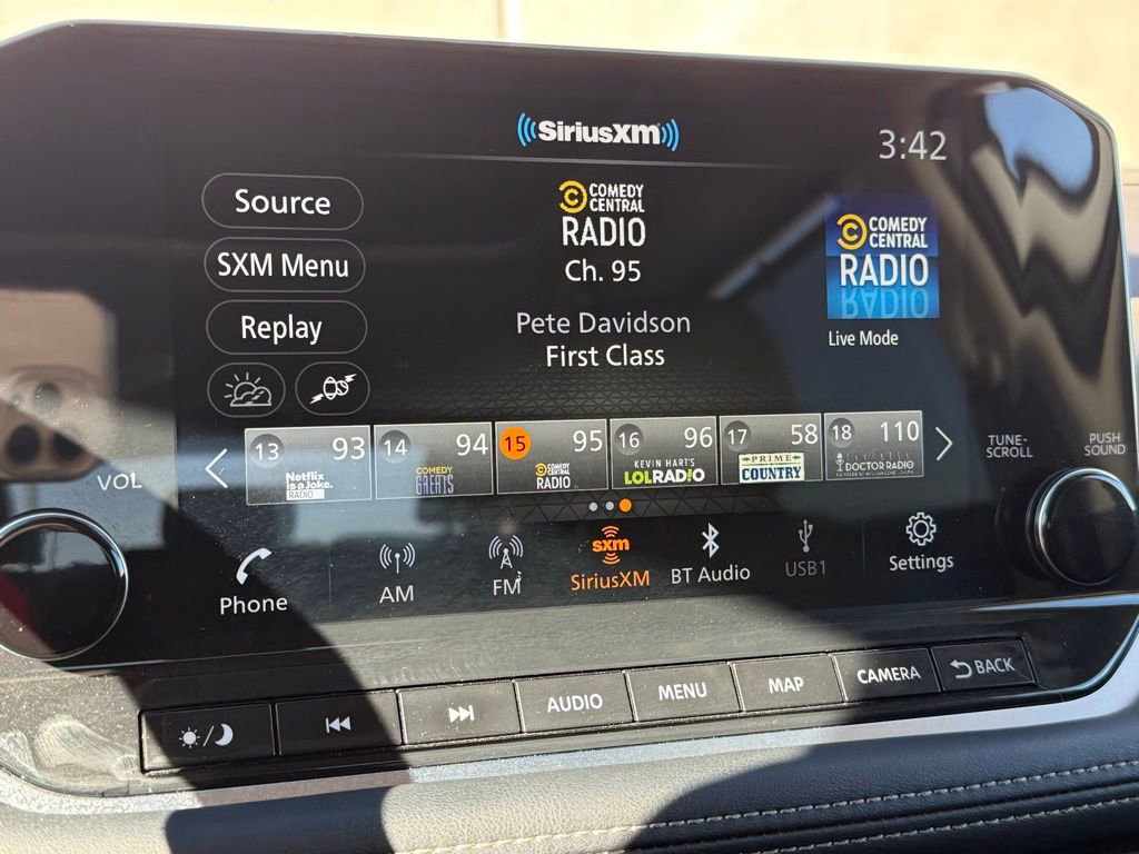 Used 2023 Nissan Rogue SL w/ SL Premium Package image 18