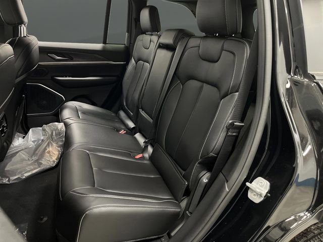 New 2025 Jeep Grand Cherokee Limited w/ Trailer Tow Package image 30