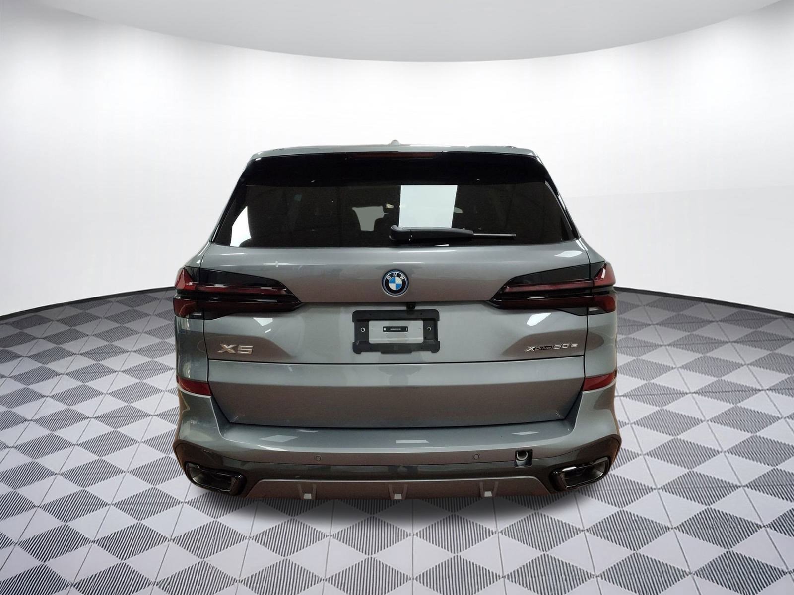 New 2026 BMW X5 xDrive50e image 9