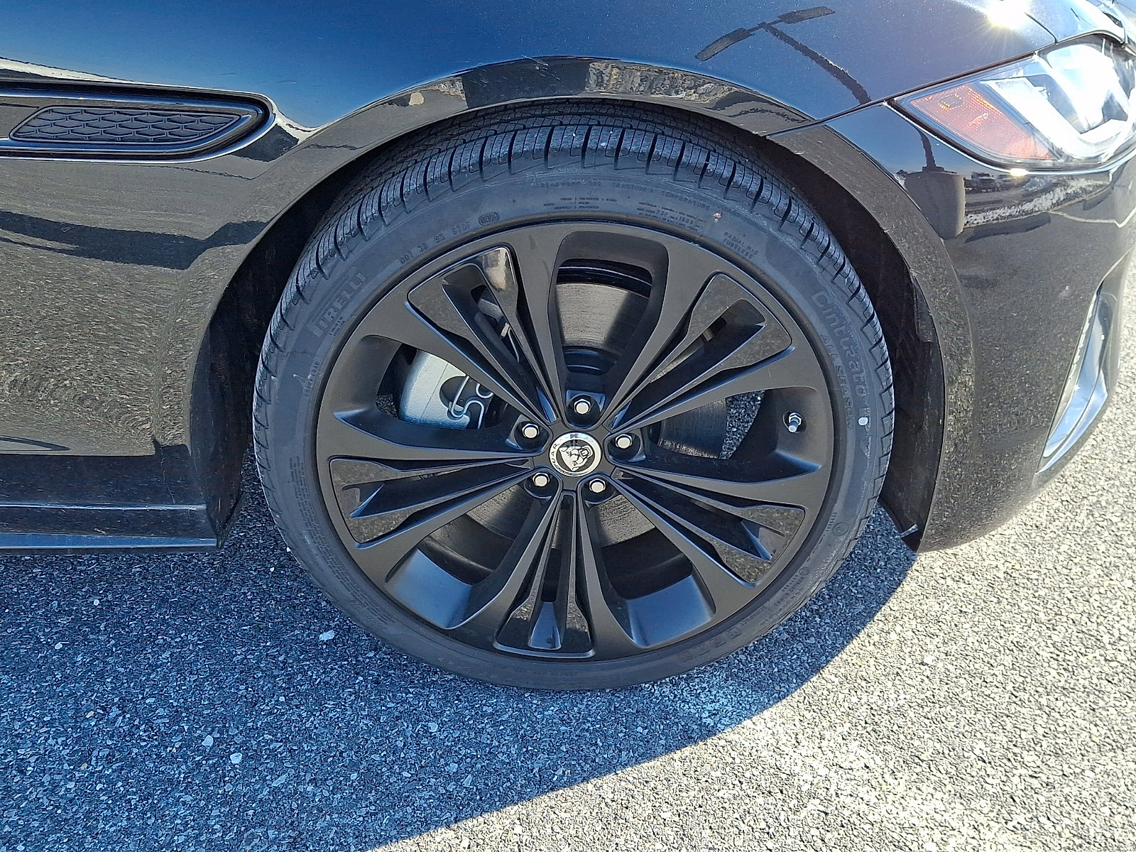 New 2024 Jaguar XF R-Dynamic SE image 7