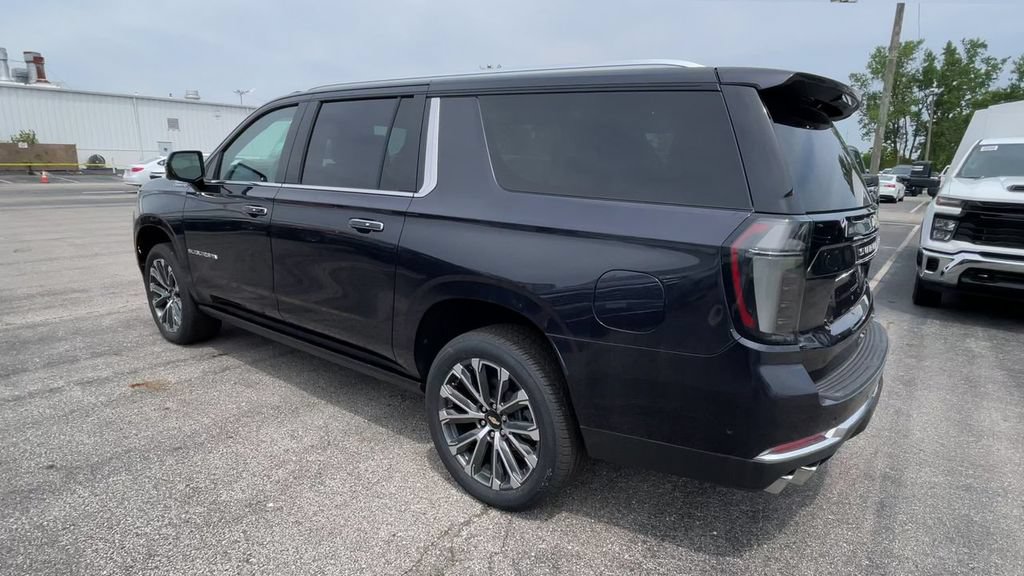 New 2026 Chevrolet Suburban High Country AWD/4WD image 8