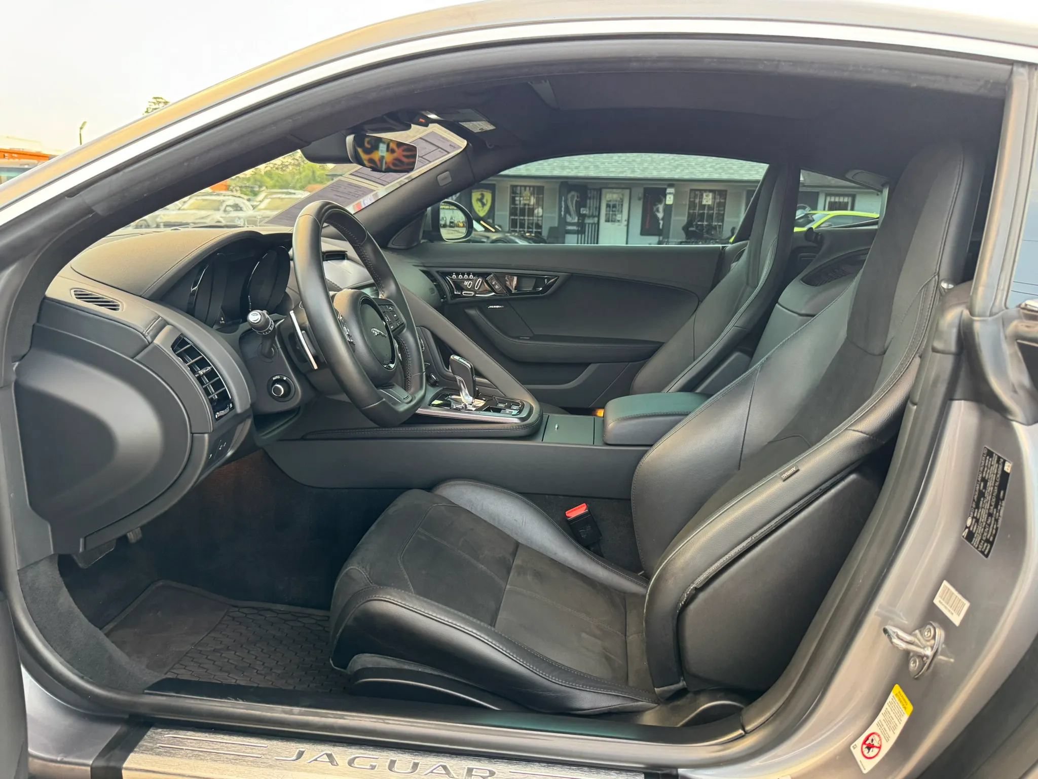 Used 2020 Jaguar F-TYPE Coupe RWD image 19