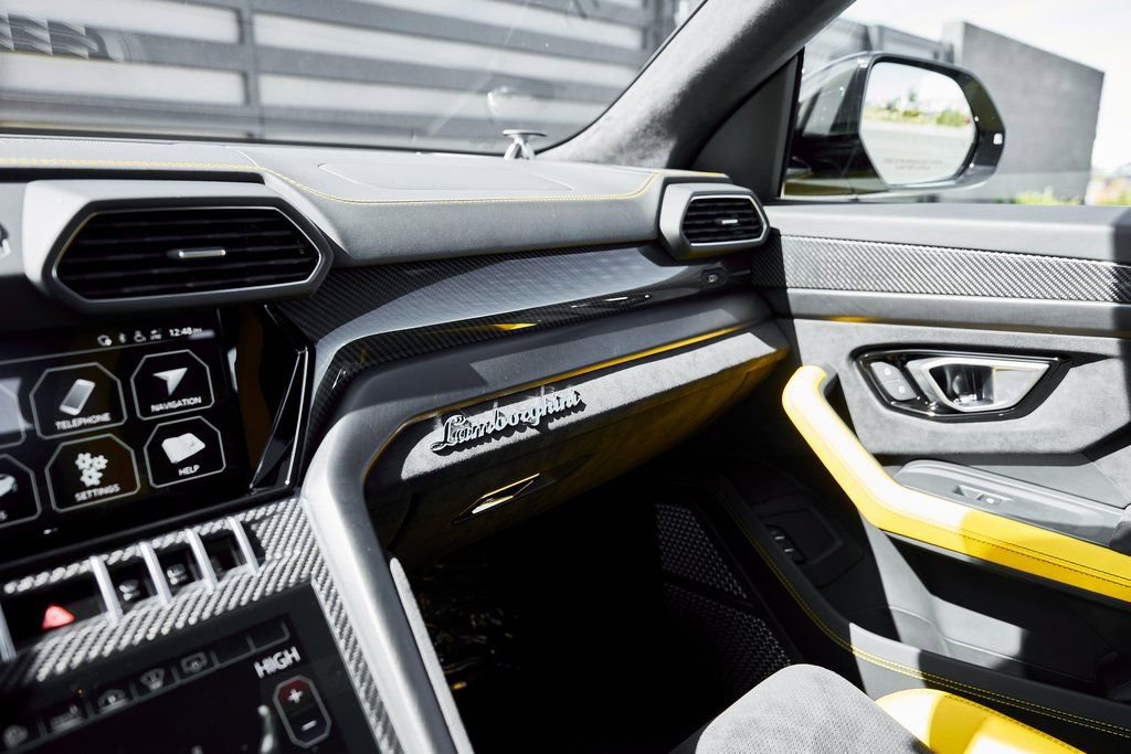 Used 2021 Lamborghini Urus AWD/4WD image 81