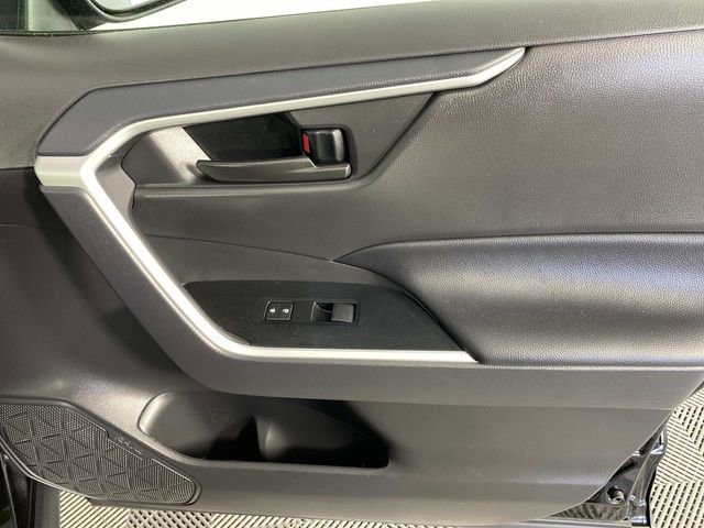 Used 2025 Toyota RAV4 LE AWD/4WD image 23