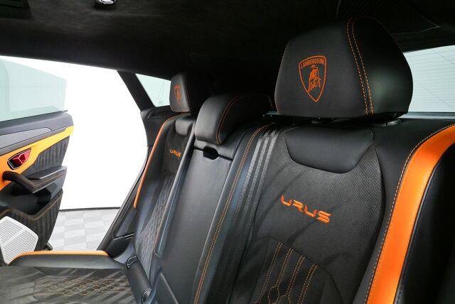 Used 2024 Lamborghini Urus S AWD/4WD image 35