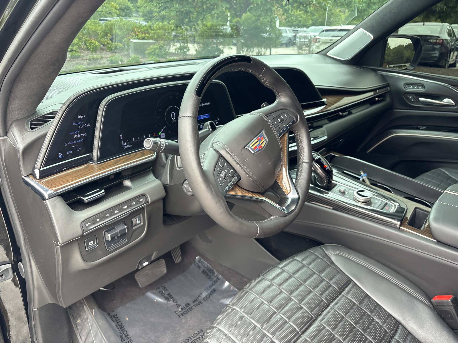 Used 2024 Cadillac Escalade ESV Sport Platinum w/ LPO, ONYX Package AWD/4WD image 18