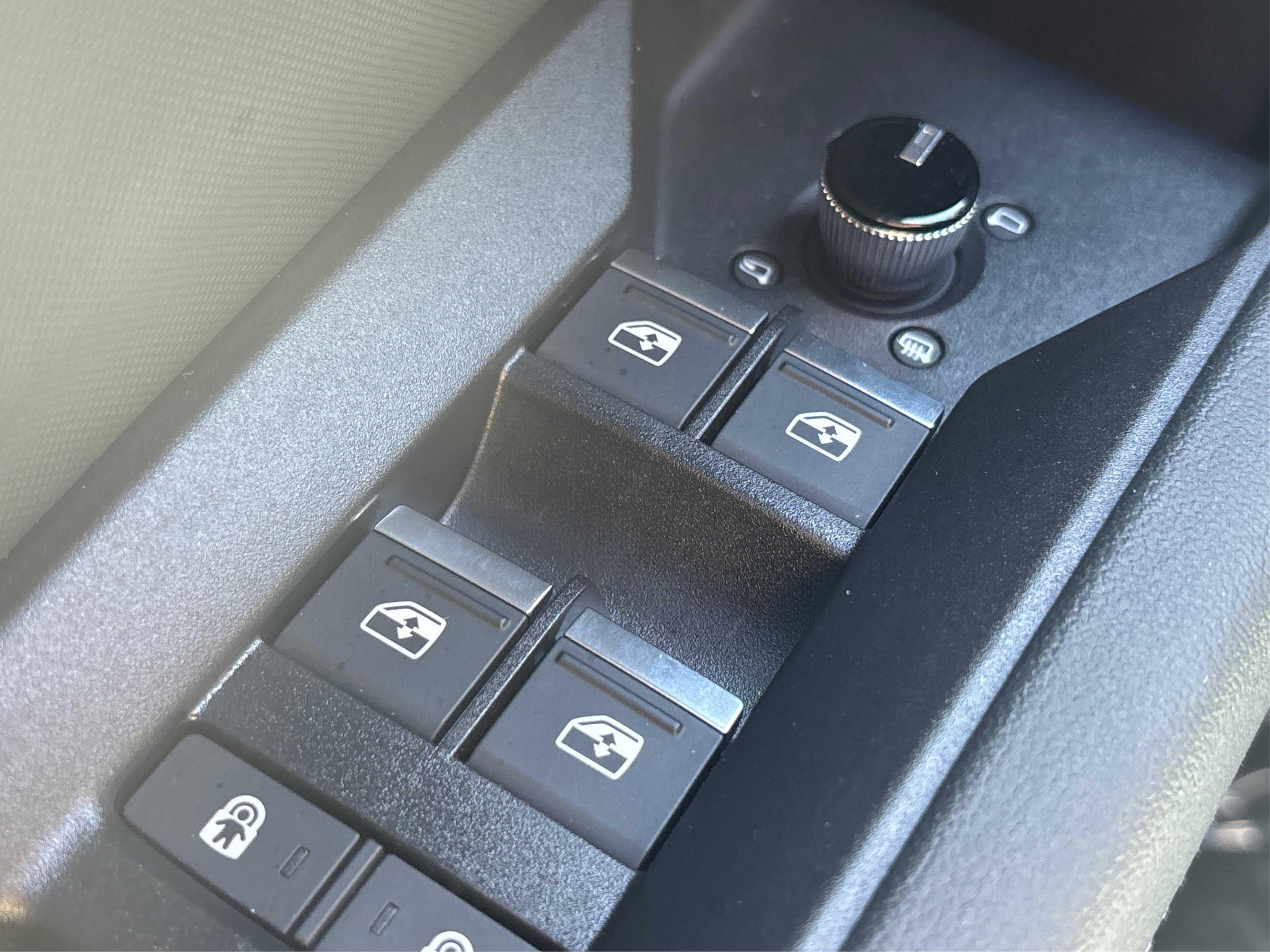Used 2025 Audi Q4 e-tron Premium Plus image 54