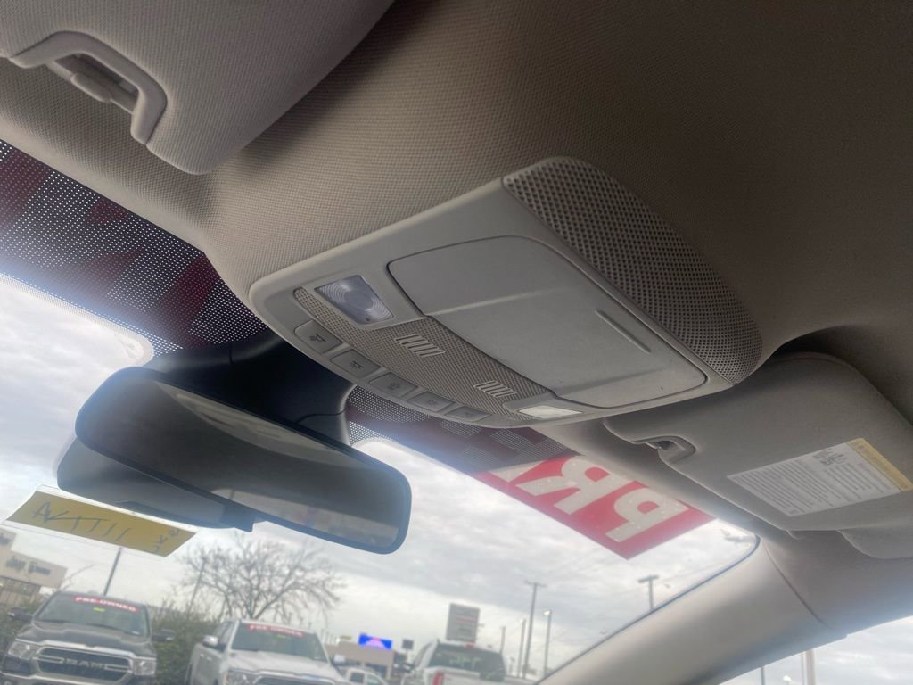 Used 2021 Ford Edge SE w/ Cargo Accessory Package image 19