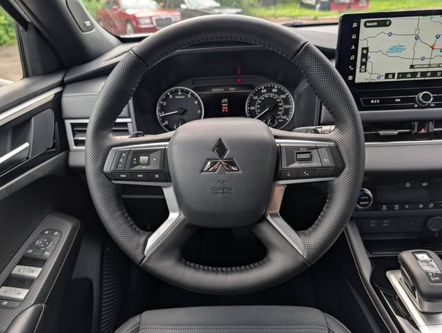 New 2026 Mitsubishi Outlander LE AWD/4WD image 7