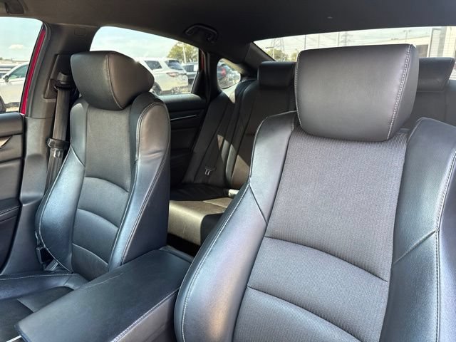 Used 2018 Honda Accord Sport image 8