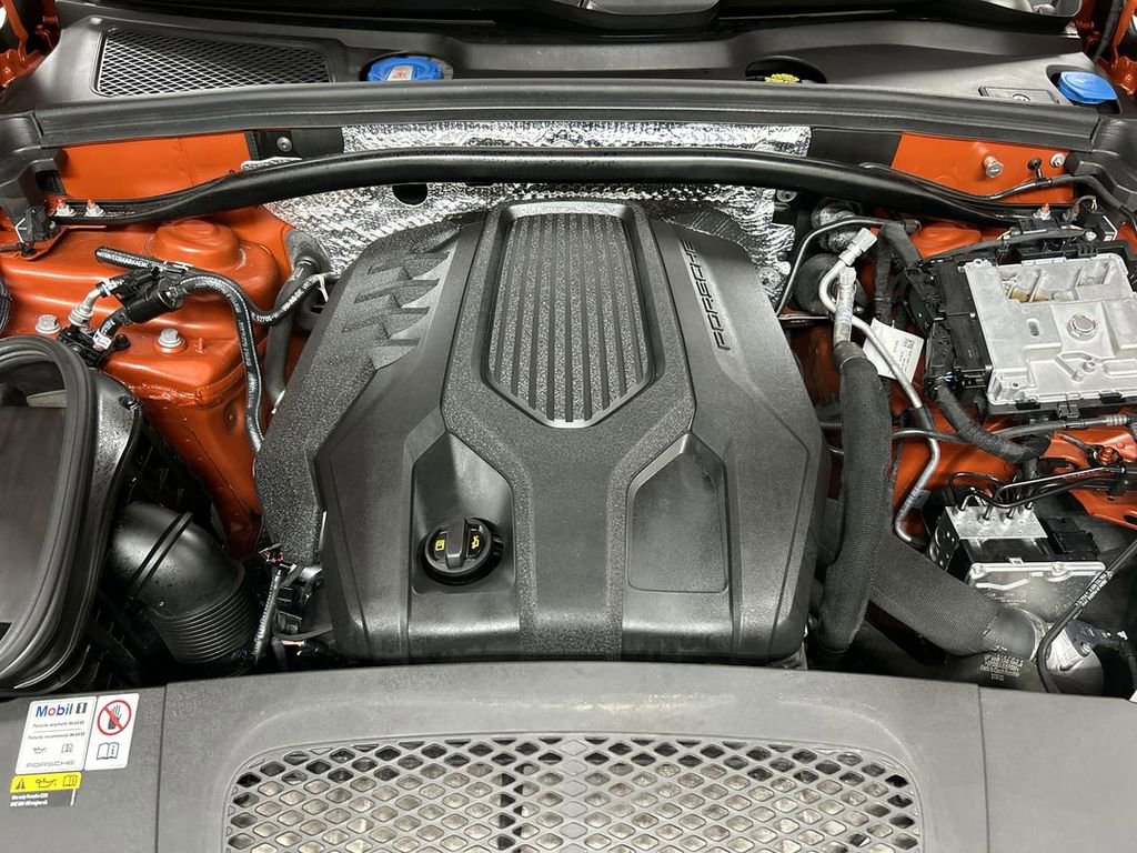 Certified 2023 Porsche Macan Turbo AWD/4WD image 24