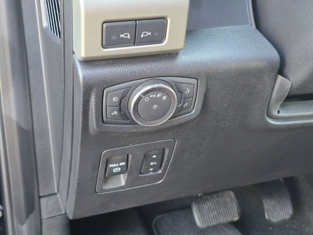 Used 2018 Ford F150 Lariat w/ Equipment Group 502A Luxury AWD/4WD image 23