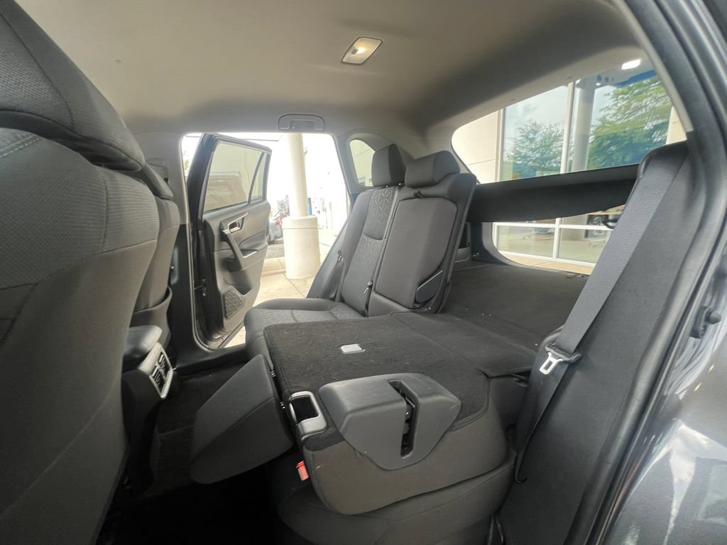 Used 2025 Toyota RAV4 XLE AWD/4WD image 27