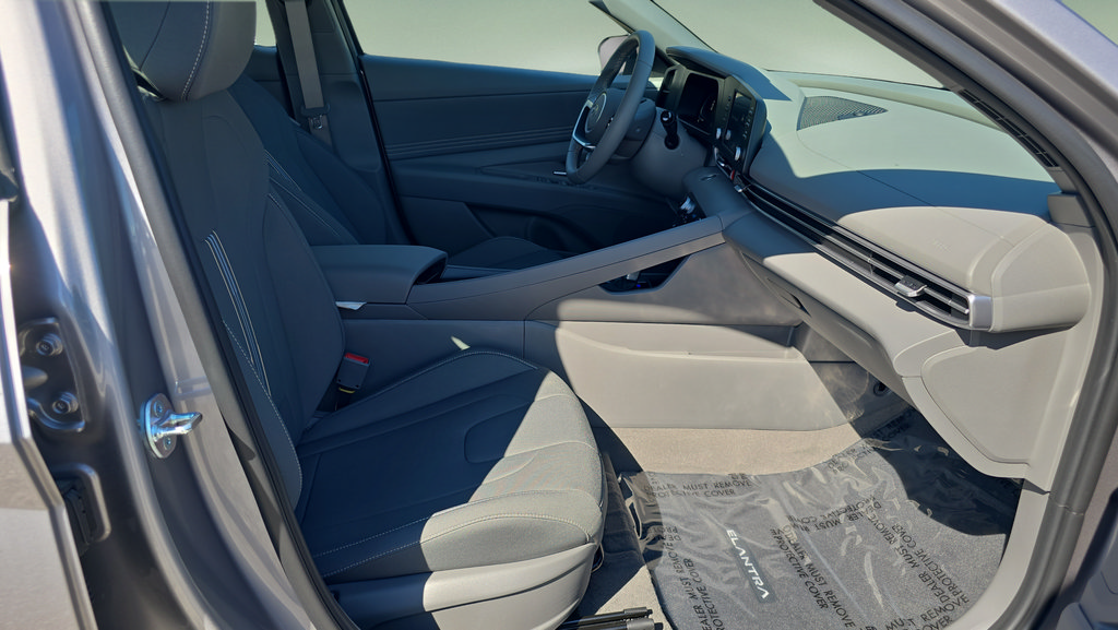 New 2026 Hyundai Elantra SEL Sport Premium w/ Cargo Package FWD image 13