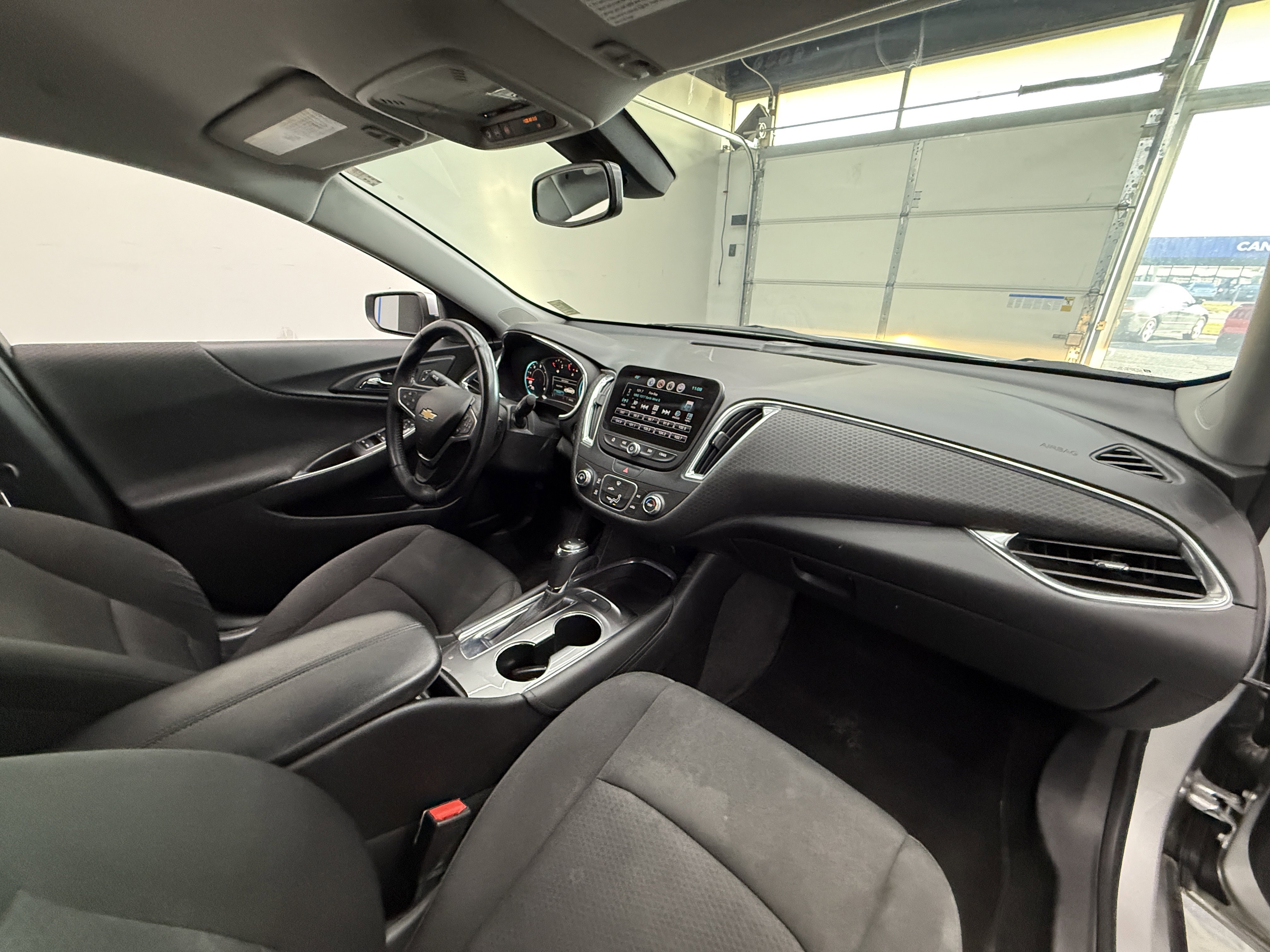 Used 2018 Chevrolet Malibu LT image 22