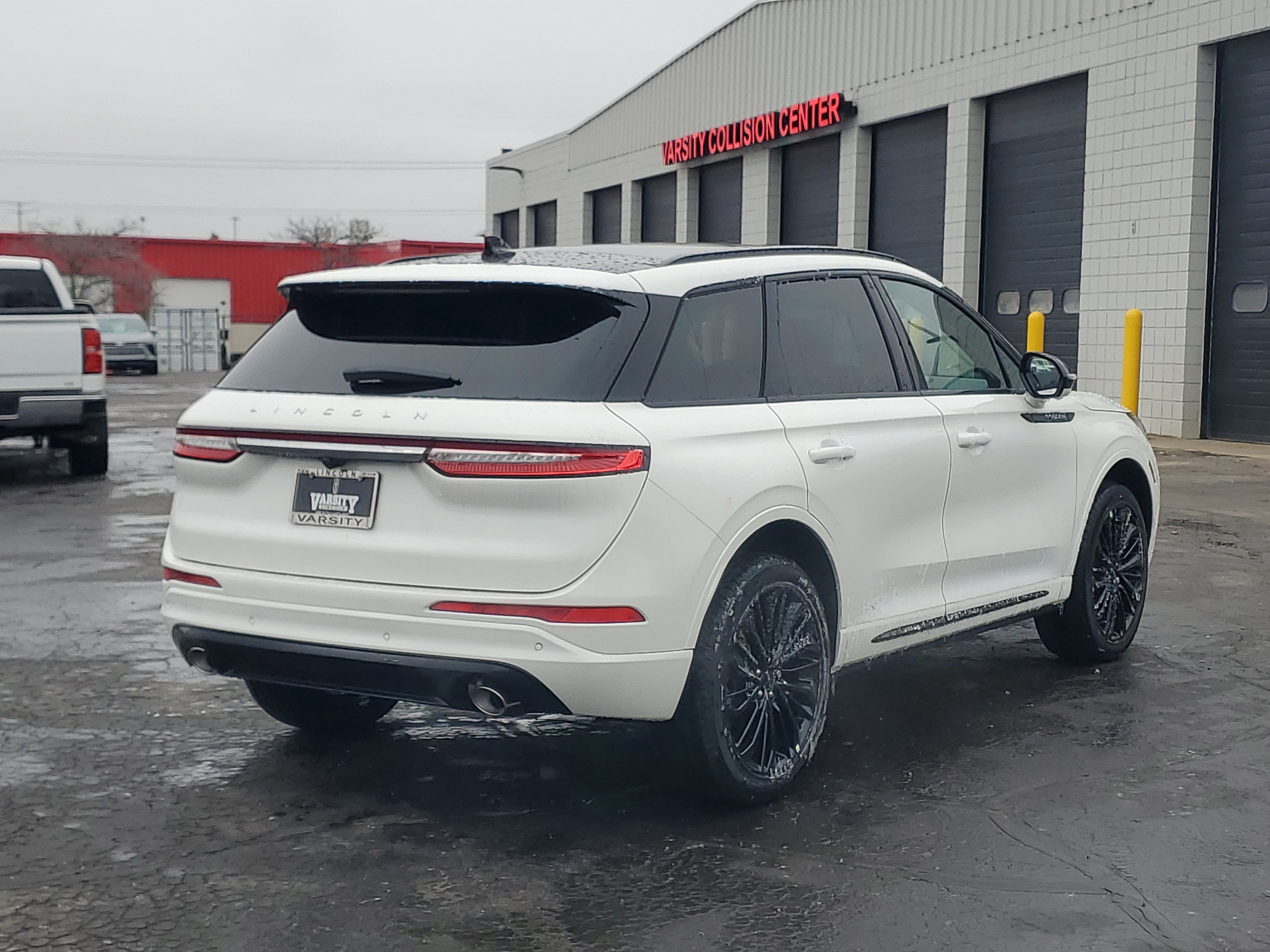 New 2026 Lincoln Corsair Premiere image 4