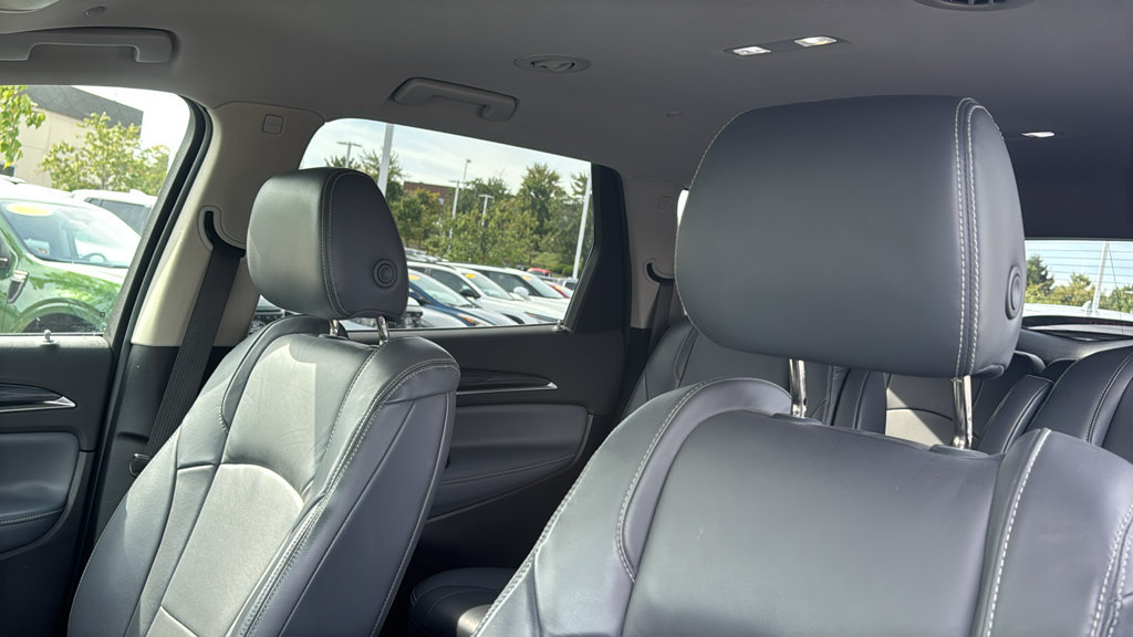 Used 2018 Buick Enclave Essence AWD/4WD image 13
