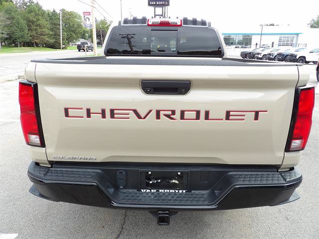 Certified 2024 Chevrolet Colorado Z71 w/ Z71 Convenience Package 2 AWD/4WD image 4