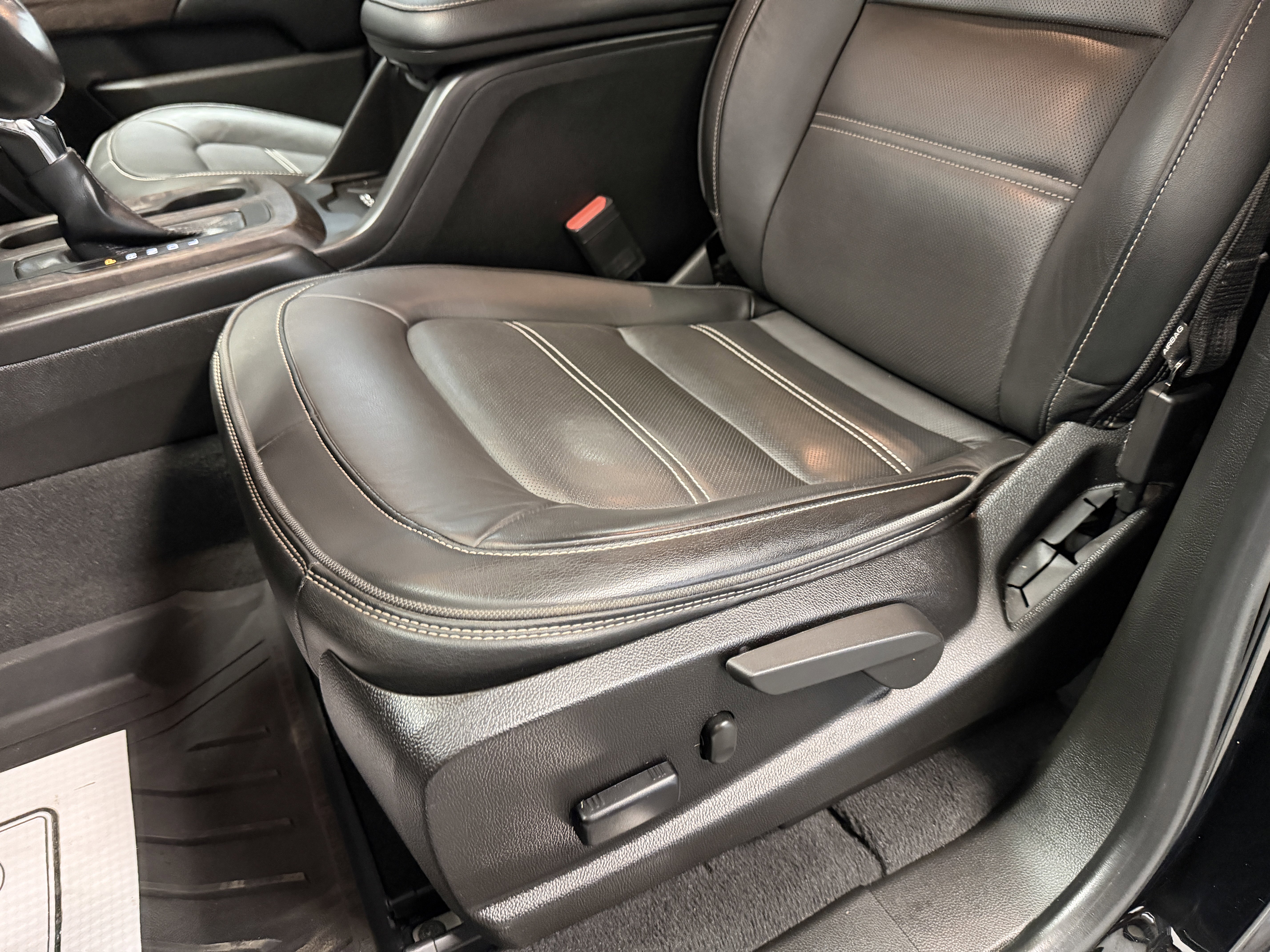 Used 2022 GMC Canyon Denali w/ Denali Black Edition Package image 20