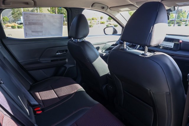 New 2025 Nissan Kicks SR image 17