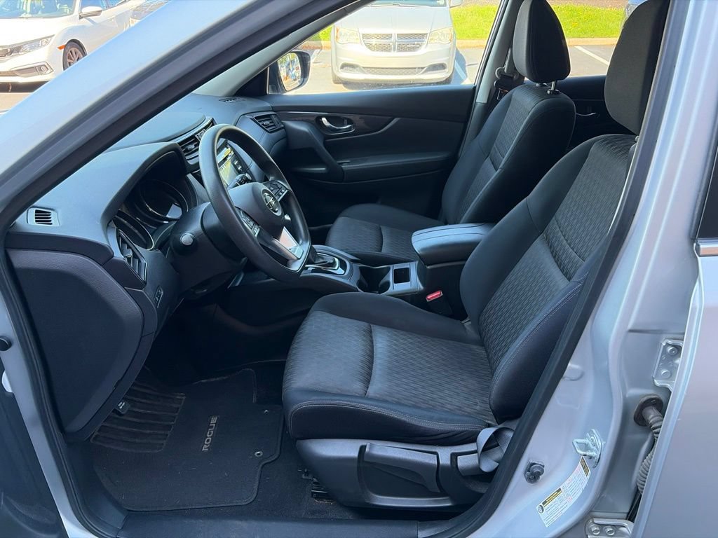 Used 2017 Nissan Rogue AWD image 12