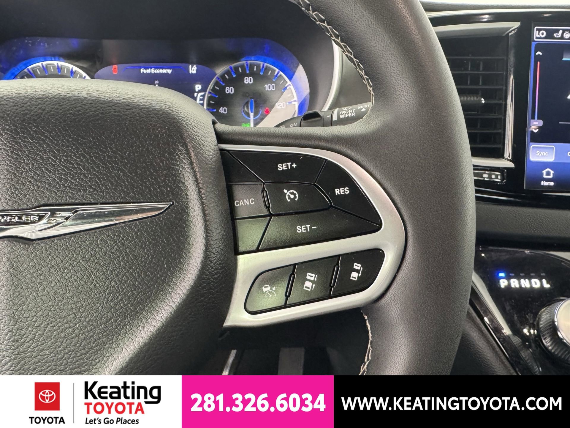 Used 2025 Chrysler Pacifica Select FWD image 27