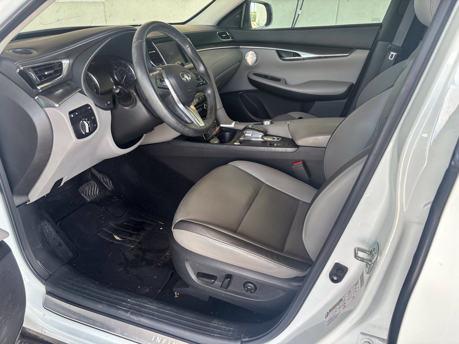 Used 2023 INFINITI QX50 Luxe AWD/4WD image 12