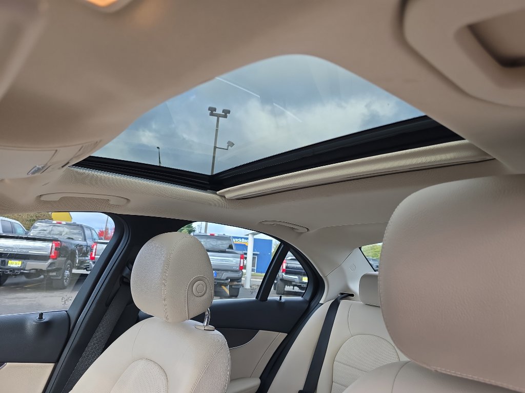 Used 2021 Mercedes-Benz C 300 4MATIC Sedan image 12