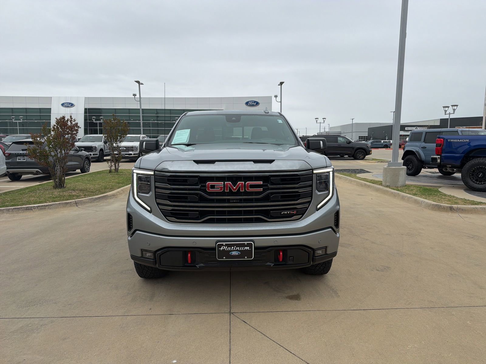 Used 2023 GMC Sierra 1500 AT4 w/ Technology Package image 9