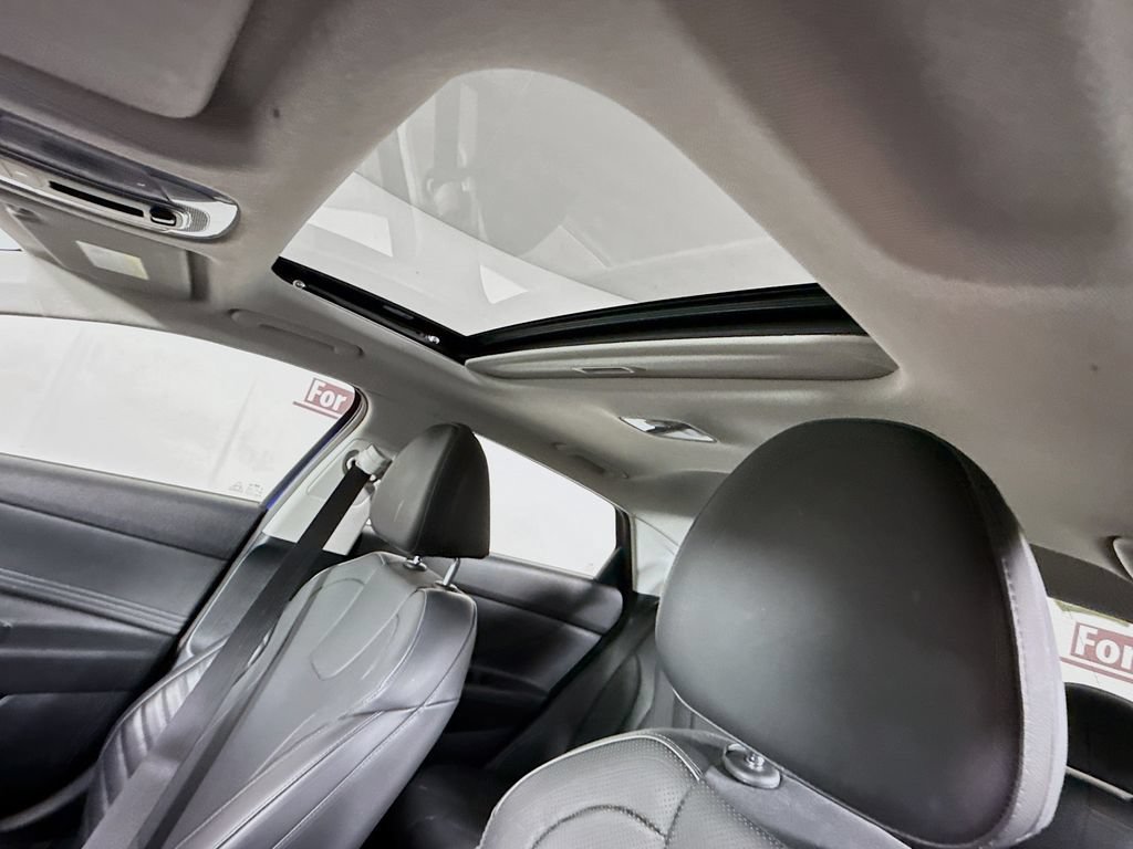 Certified 2023 Hyundai Elantra Limited FWD image 12
